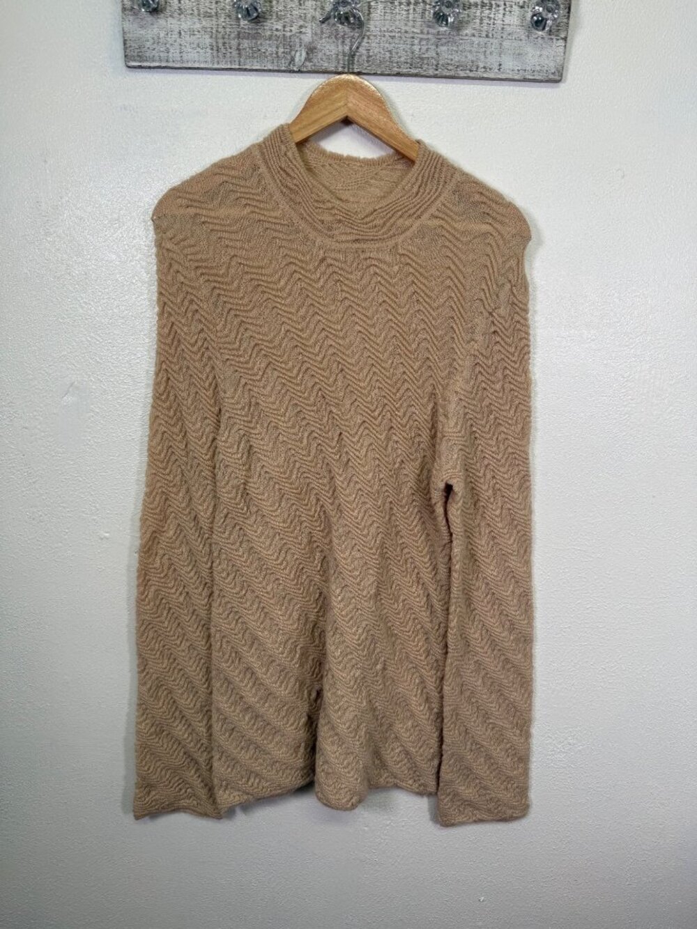 Sundance Beige Chevron Knit Long Sleeve Mock Neck Sweater Acrylic Wool Blend L